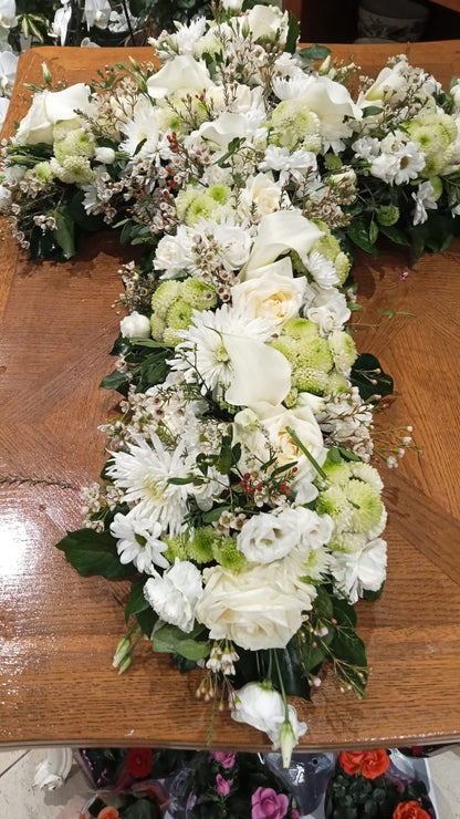 Croix florale Blancheur céleste