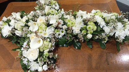 Croix florale Blancheur céleste