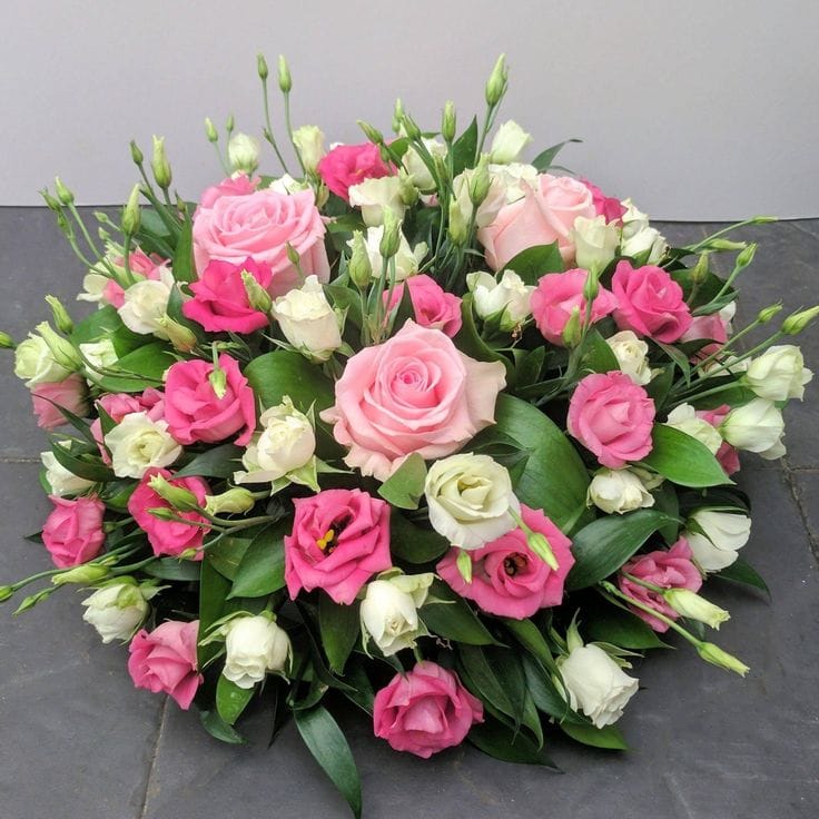 Coussin de deuil Candeur, rose, blanc — Camelia et ses fleurs